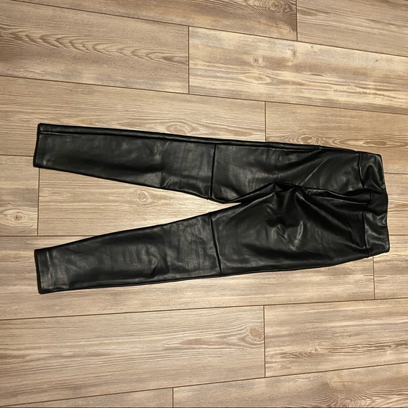 Black faux leather leggings - Picture 2 of 2